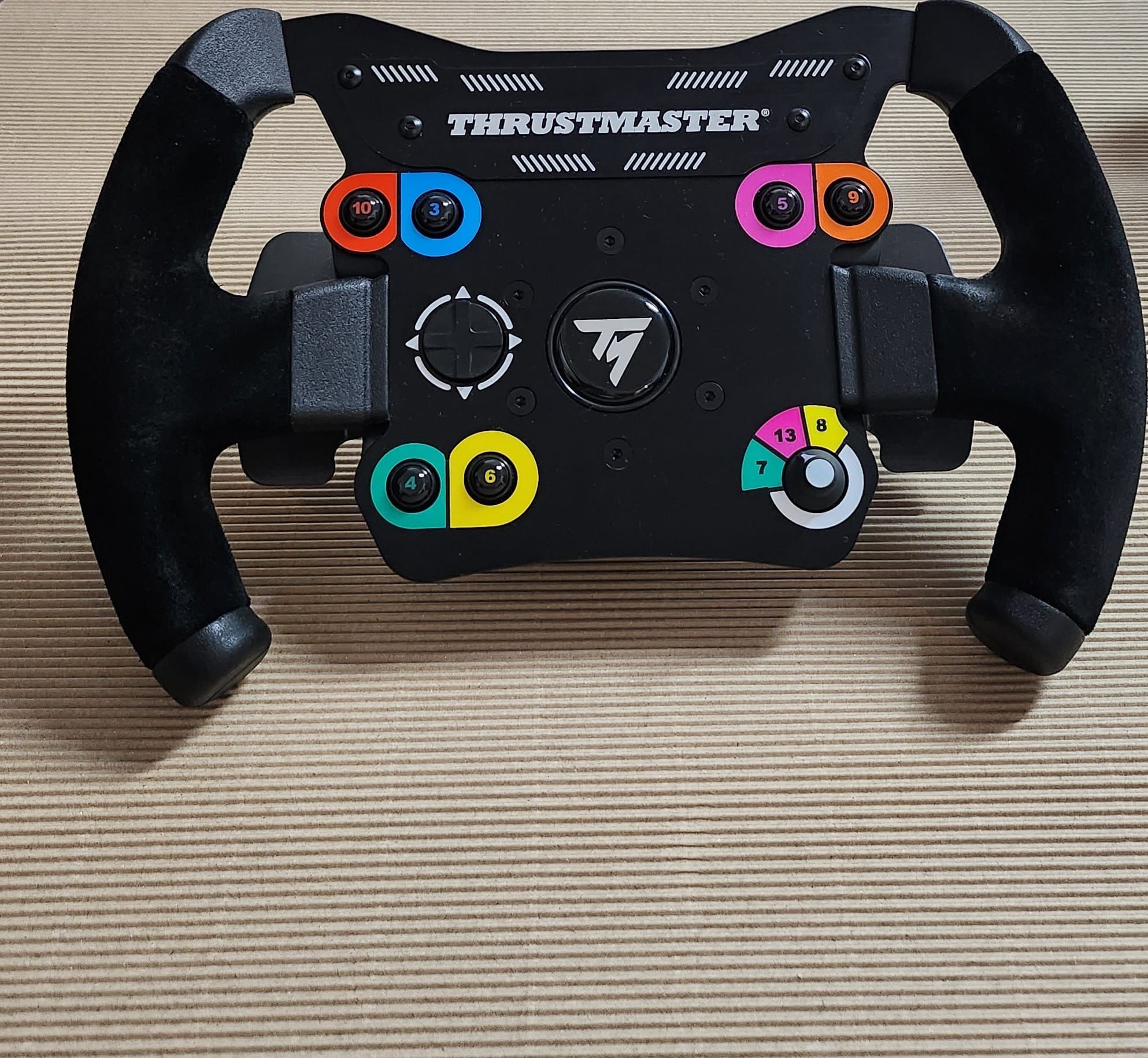 Volante thrustmaster open wheel