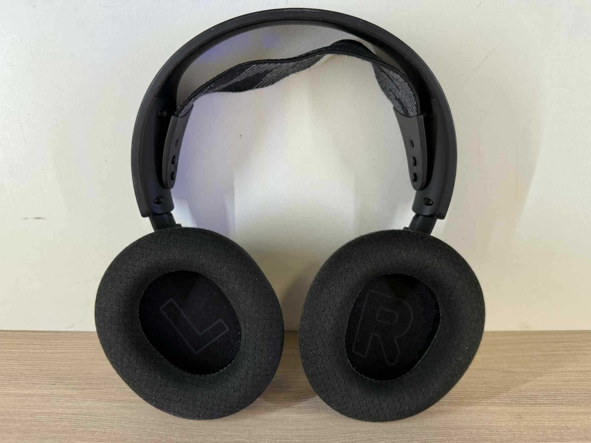Słuchawki wokółuszne przewodowe komputerowe SteelSeries Arctis Nova 1