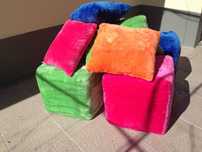 Conjunto de puff´s + almofadas em pelúcia