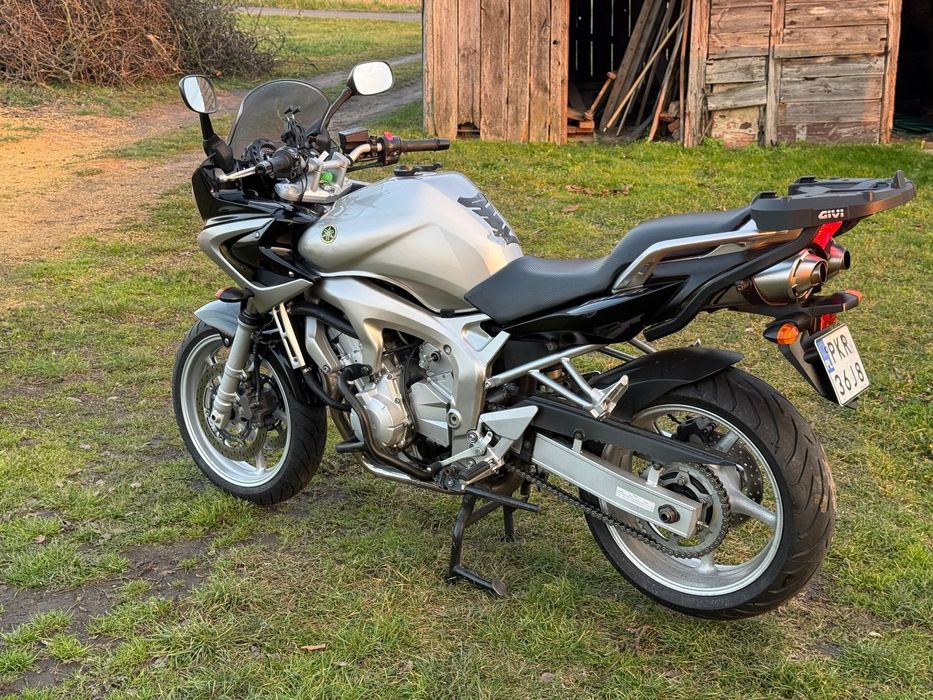 Yamaha FZ6 Yamaha Fazer Fz6 S1 Rezerwacja 10.11
