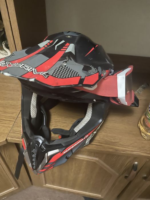 Мотошлем з окулярами