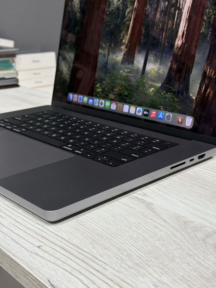 Apple MacBook Pro 16" Space Gray M1 Pro 16/512 16GPU (MK183) 2021
