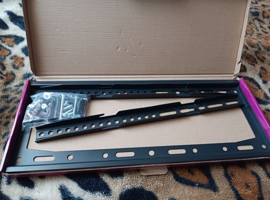 Кріплення для телевізора