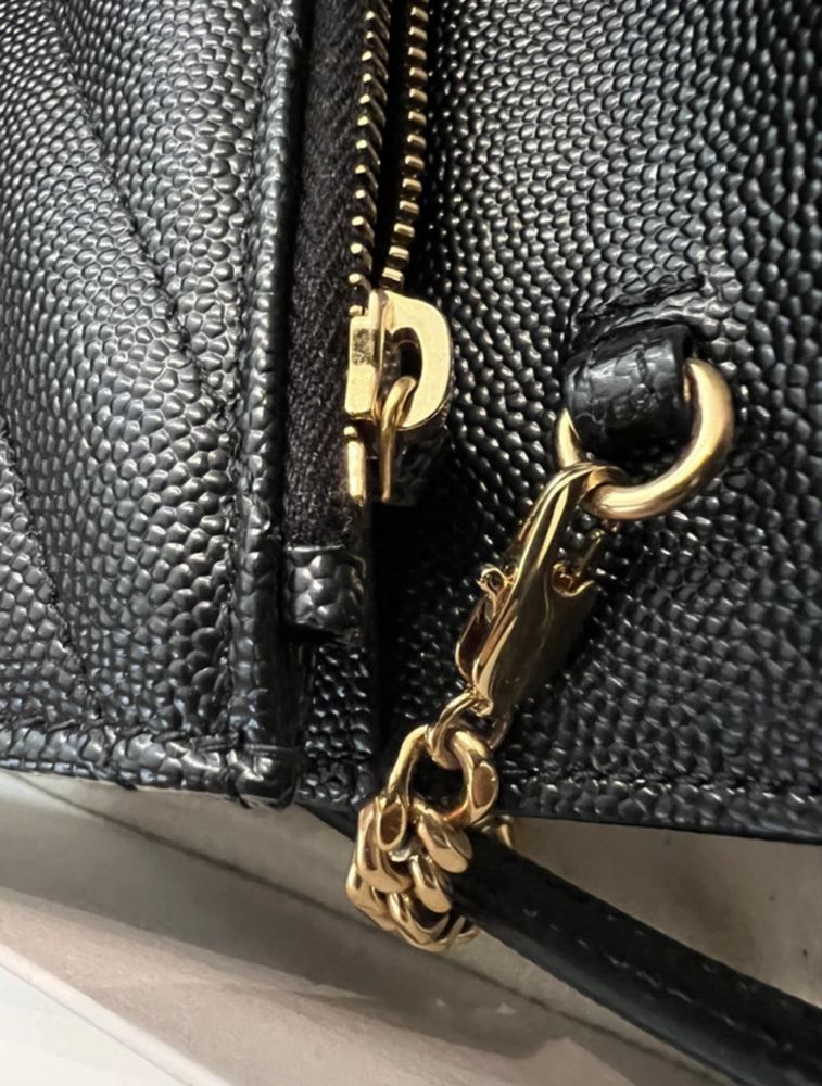 YSL mala preta WOC