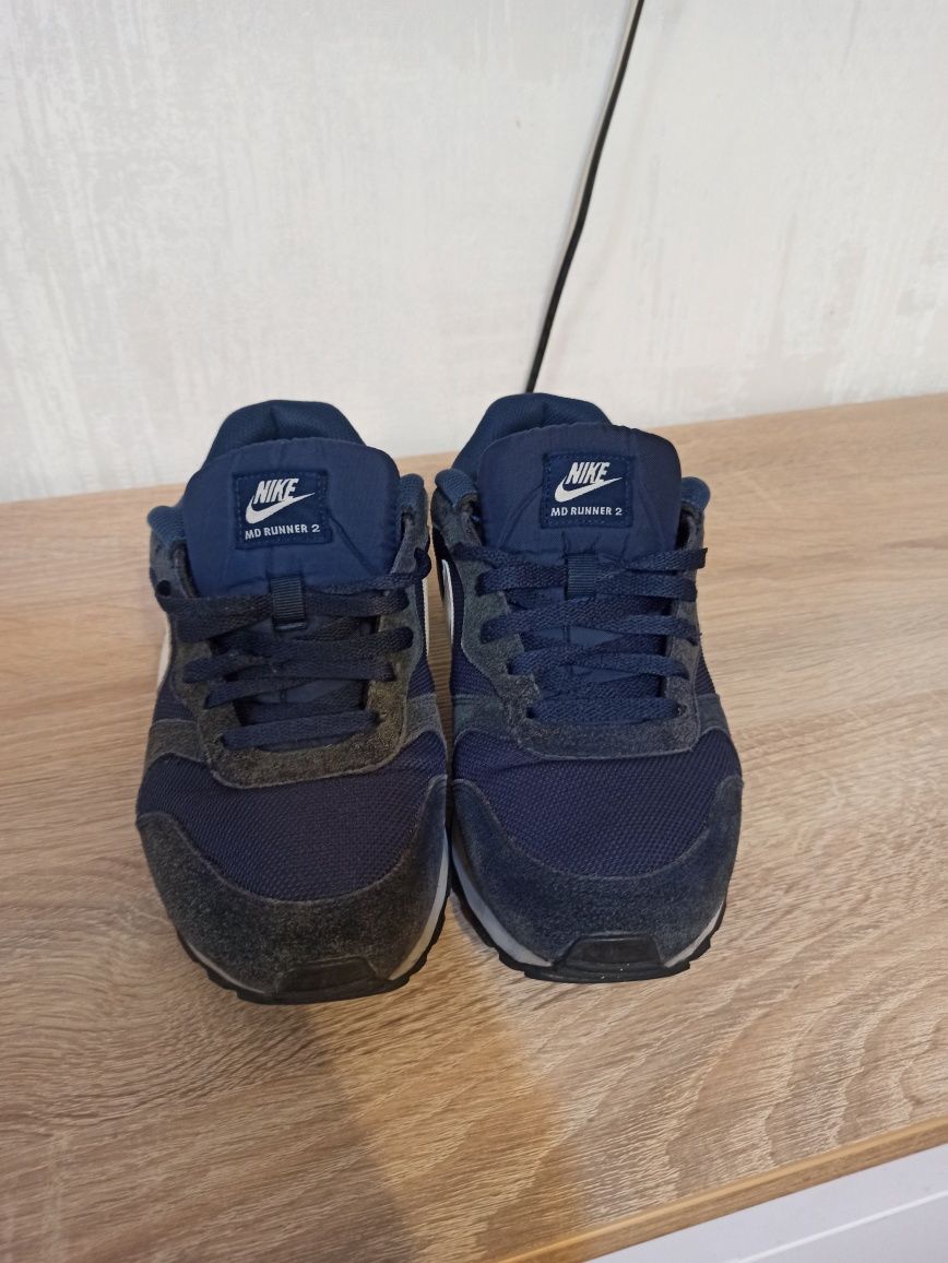 Кросівки nike md runner р.40.5  25.5 см