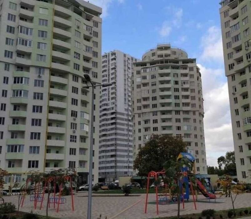 Продам большую 2-х комнатную квартиру в ЖК Одиссей. Таирова.