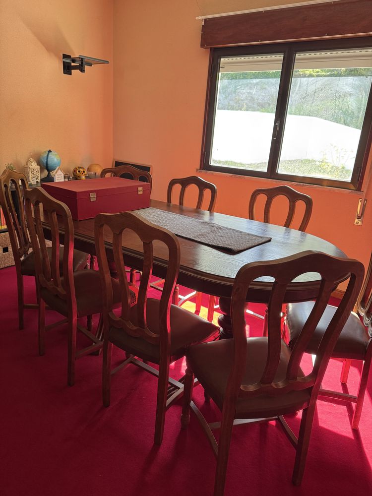 Mesa em cerejeira com 8 cadeiras