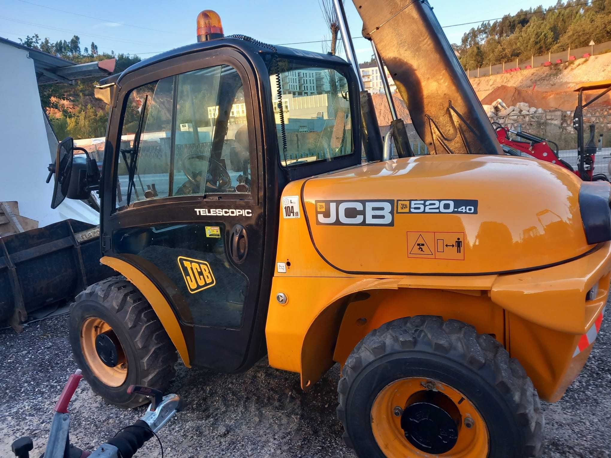 Máquina Telescopic JCB 520