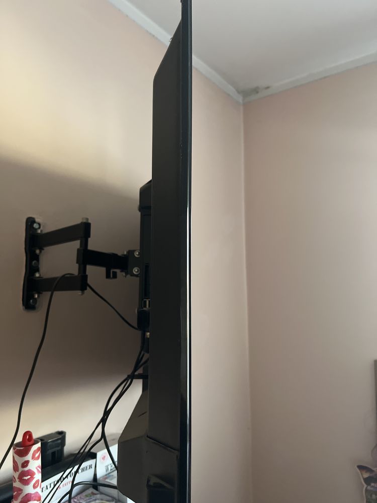 Telewizor SHARP 40 cali