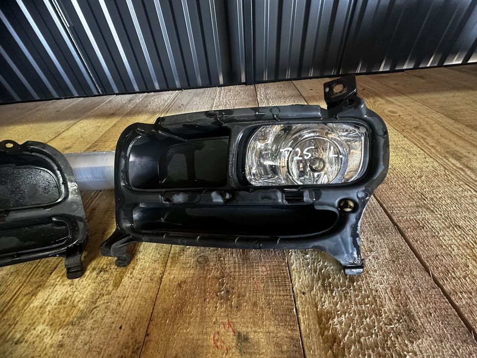 Туманки протитумані фари toyota t25 avensis