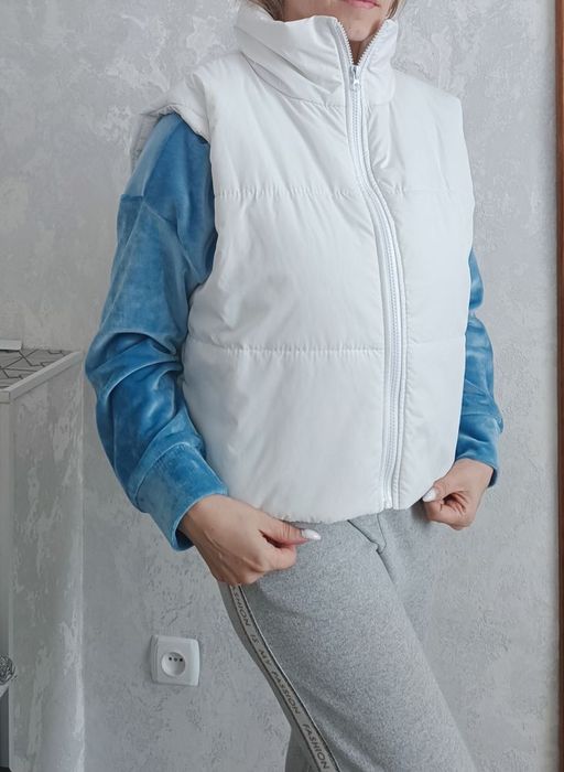 Жилетка жіноча біла