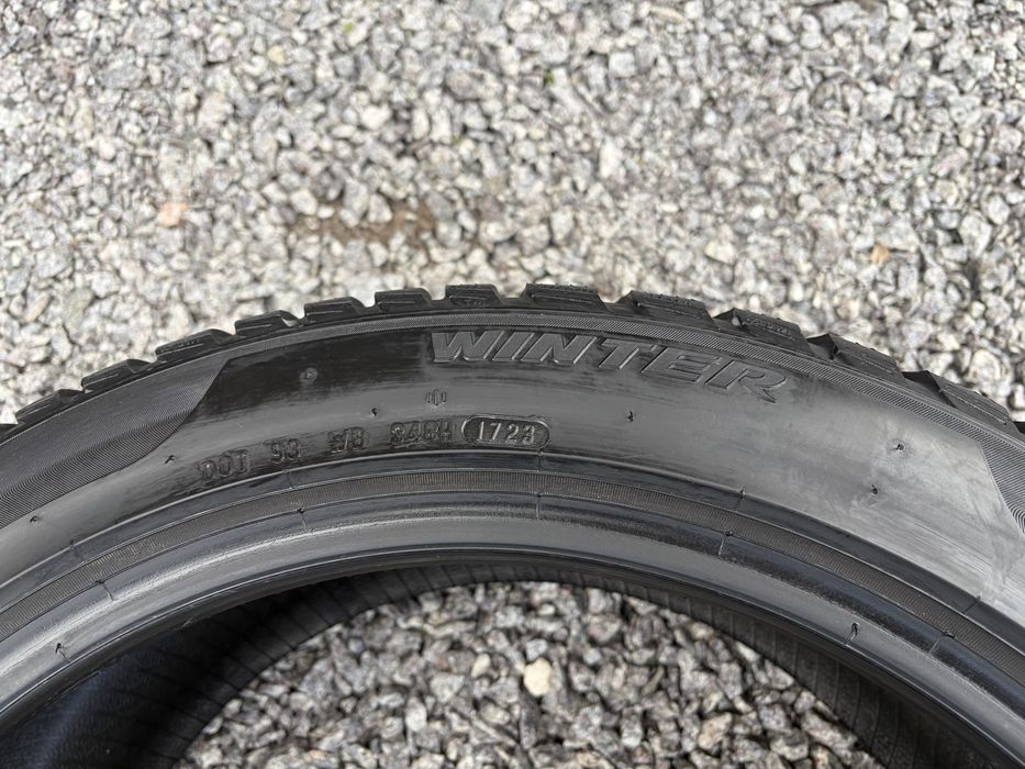 Шини зимові PIRELLI 235/45 R18, 2023 р.в. (Гума, резина)
