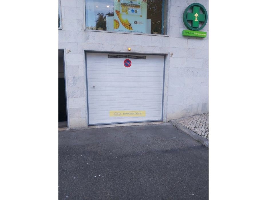 Garagem Box c/ 50 m2 - Quinta das Flores- Massamá