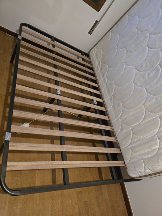 Estrado mais colchão 1,83m x 1,33m