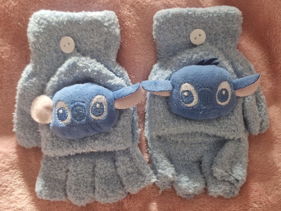 Luvas amorosas Hello Kitty e Stitch