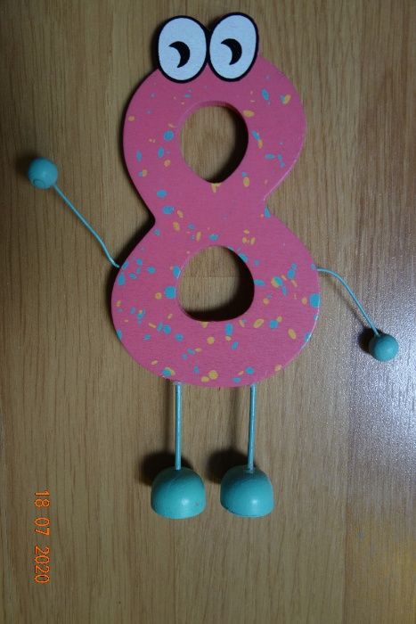 Ozdoba urodzinowa 8 osiem ósemka jak nowa