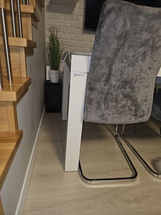 Stół stolik Hubertus biały połysk Salon i wygodne krzesła