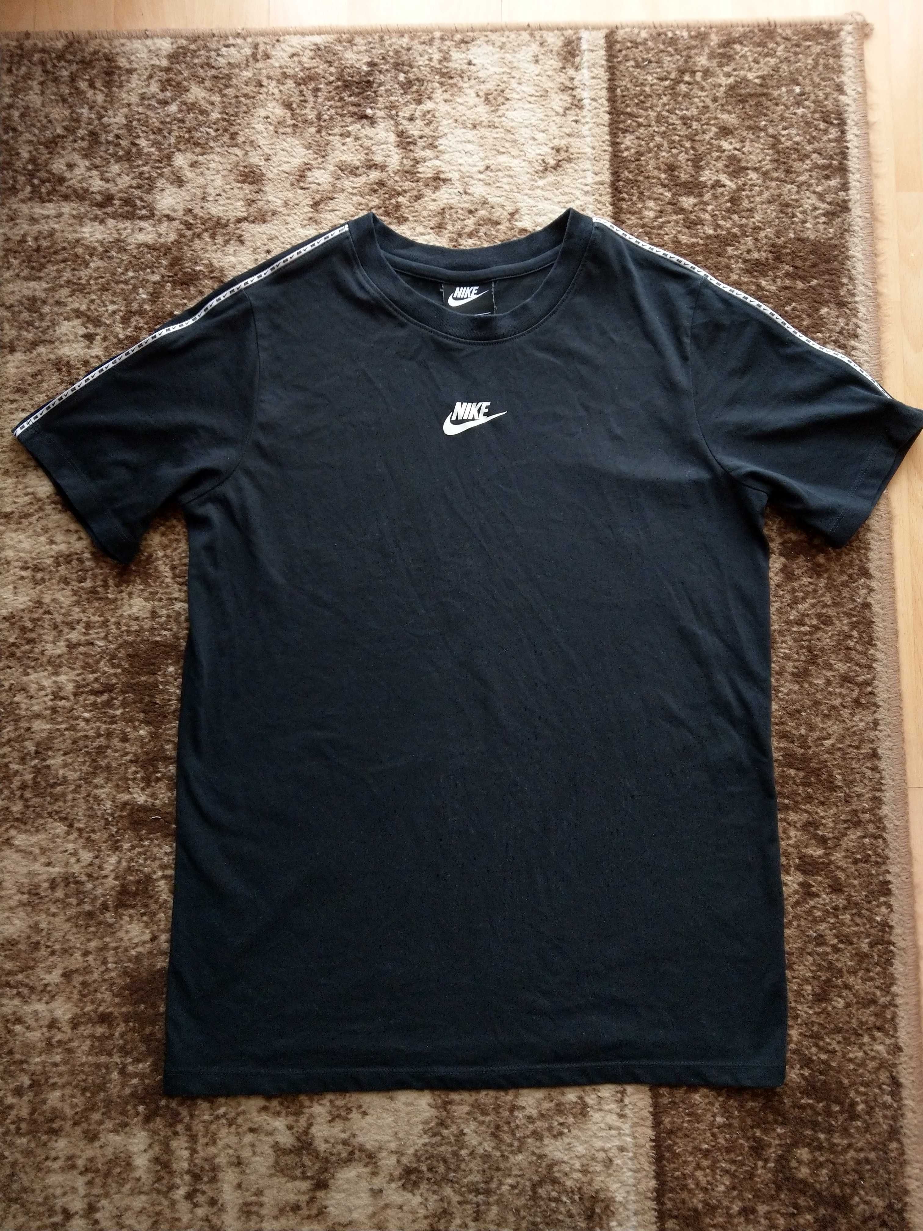 t-shirt mlodziezowy Nike central logo
