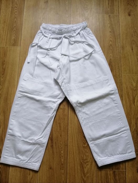 Продам кимоно для занятий каратэ теквондо добок дзюдо айкидо