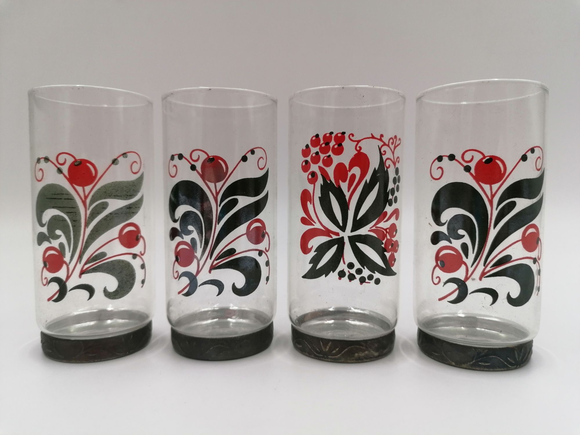 Śliczne szklane posrebrzane szklanki kieliszki ręcznie malowane