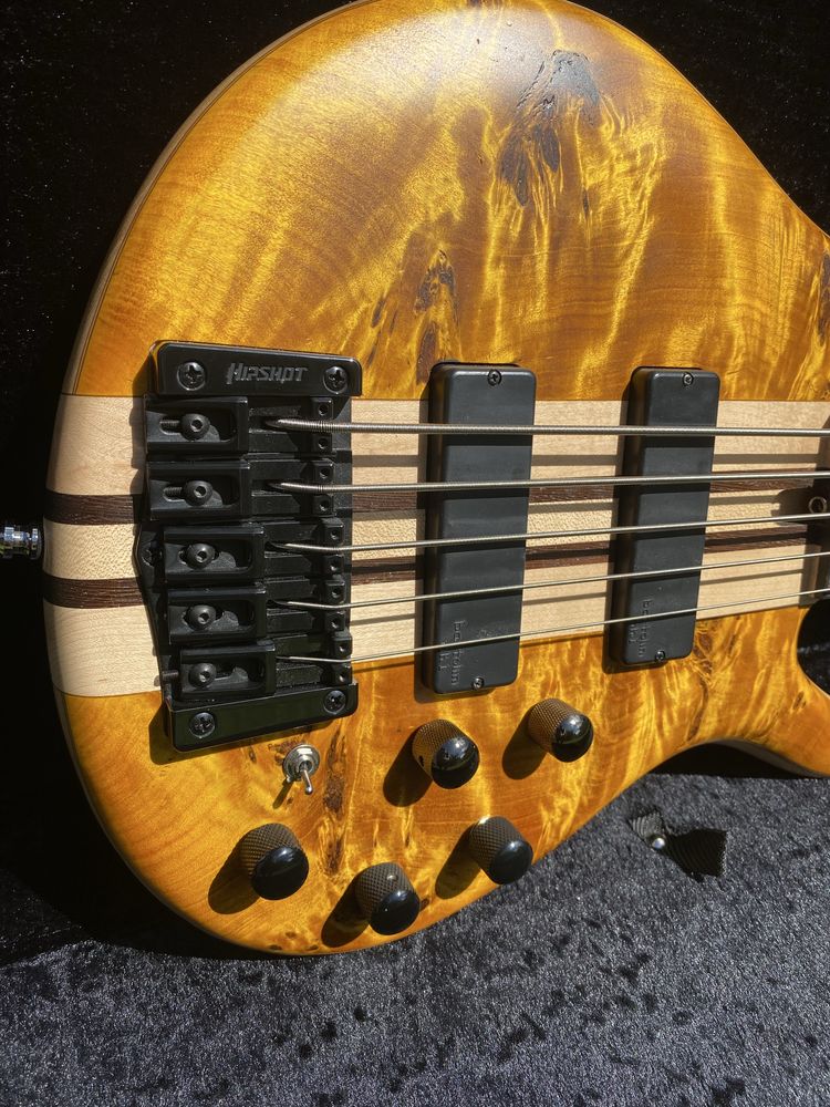 Gitara basowa marki Cort A5 plus SC
