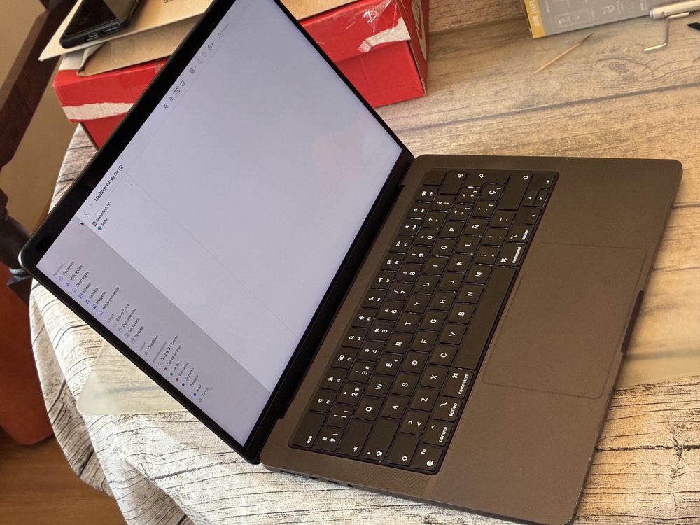 Macbook Pro 14" m3 Pro 512 black