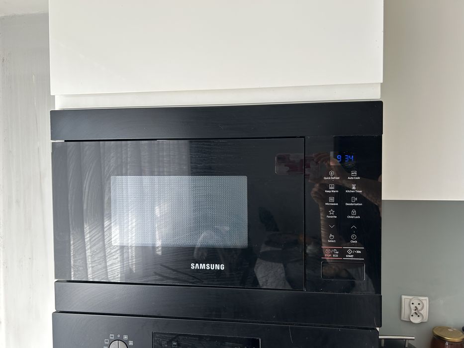 Srzedam kuchenkę mikrofalową do zabudowy