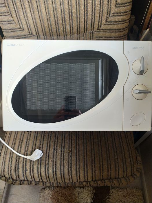 Мікрохвильова піч з грилем  sanyo