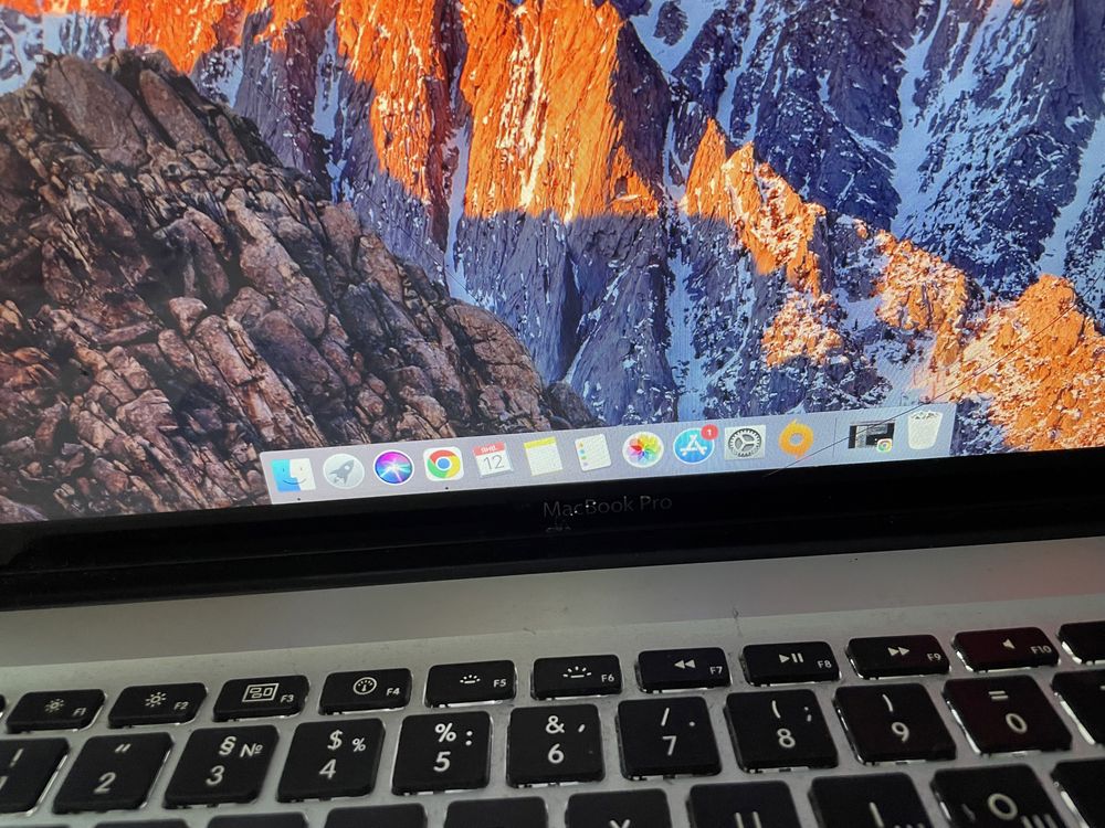 macbook pro 17 2011