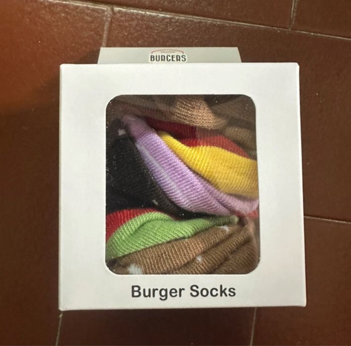 Meias burger coloridas