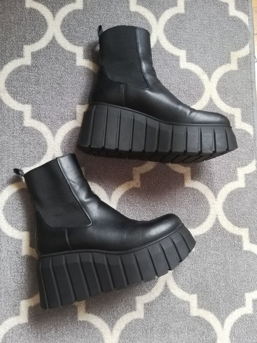 Czarne botki trapery glany Bershka rozmiar 41