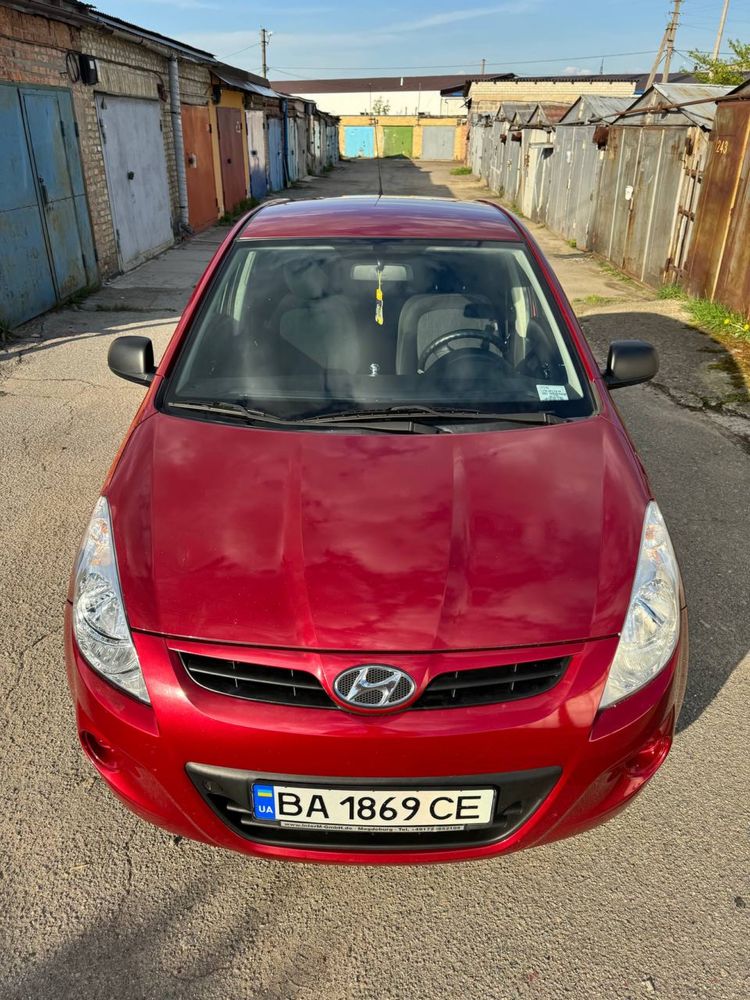 Продам Hyundai i20 срочно