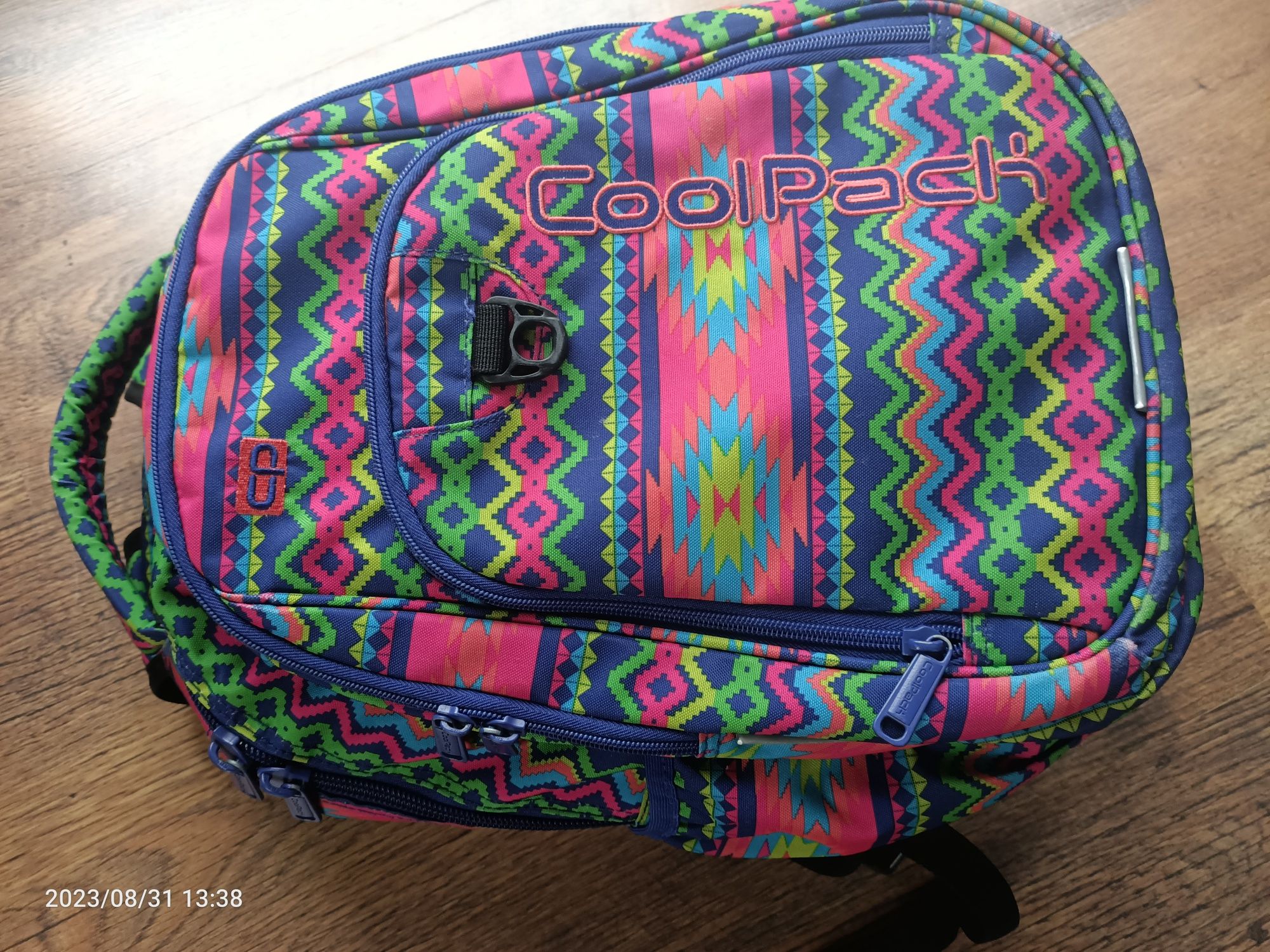 Kolorowy plecak indiana Coolpack z piórnikiem  stan idealny