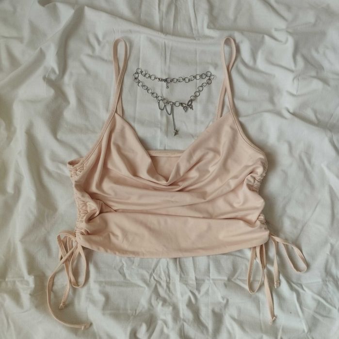 Шикарний бежевий топ із зав'язками