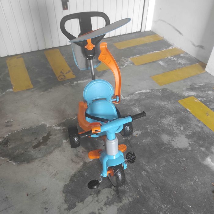 Triciclo para bebê
