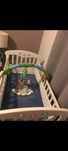 Cama de bebé - pack completo, do colchao às roupas, brinquedos e banho
