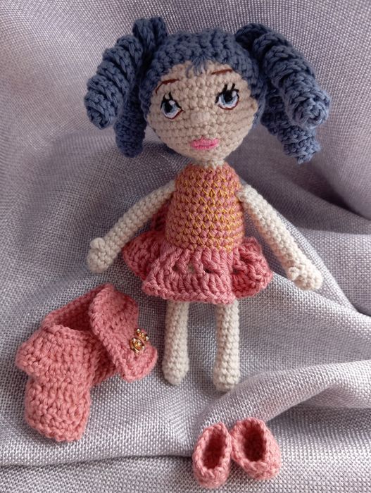 Lalka na szydełku. Zabawka bezpieczna. Laleczka maskotka. Amigurumi.