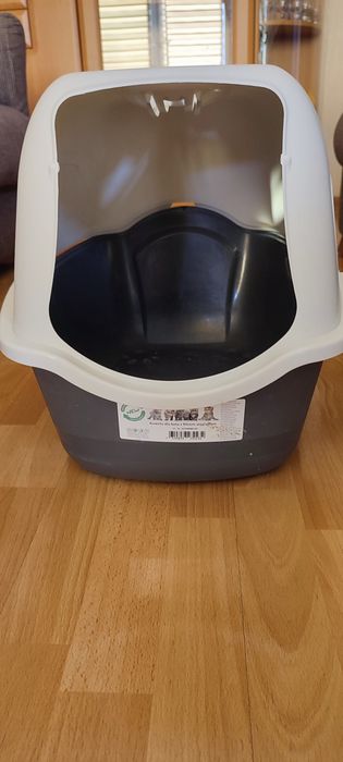 Kuweta  z pokrywą dla kota