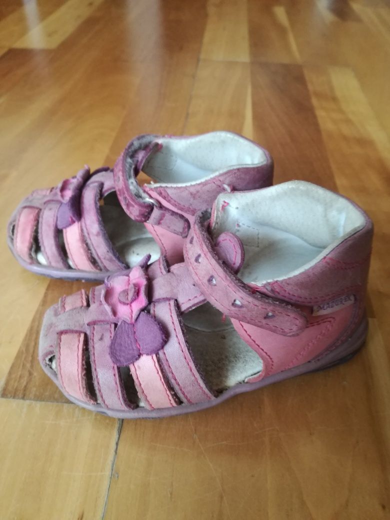Różowe skórzane buty sandałki r. 22