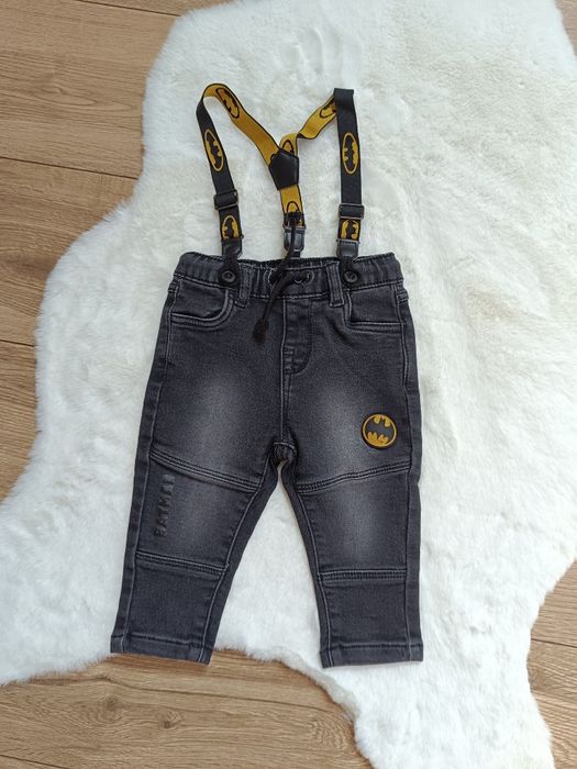 Nowe jeansy chłopięce na szelkach Batman 74 cm