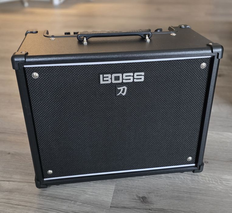 Combo Boss Katana 50 com capa