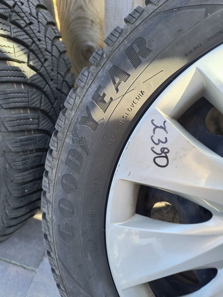 X4 opony Goodyear 205/55/16 6mm bieżnika super stan