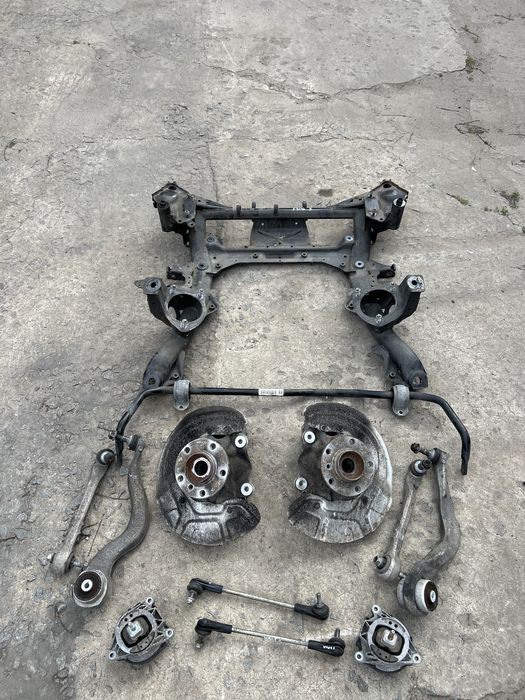 BMW F30 328ix підрамник