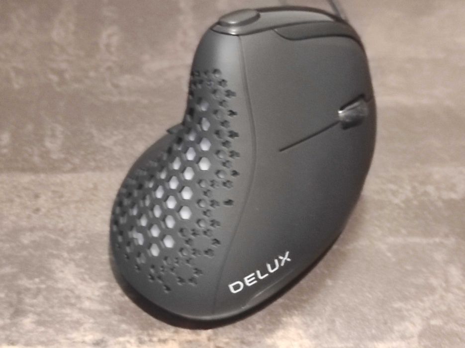 Delux M618 XSU ergonomiczna myszka przewodowa RGB kolor czarny - nowa