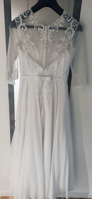 Suknia ślubna delikatna skromna haft gipiura rękaw wyszczuplająca 38