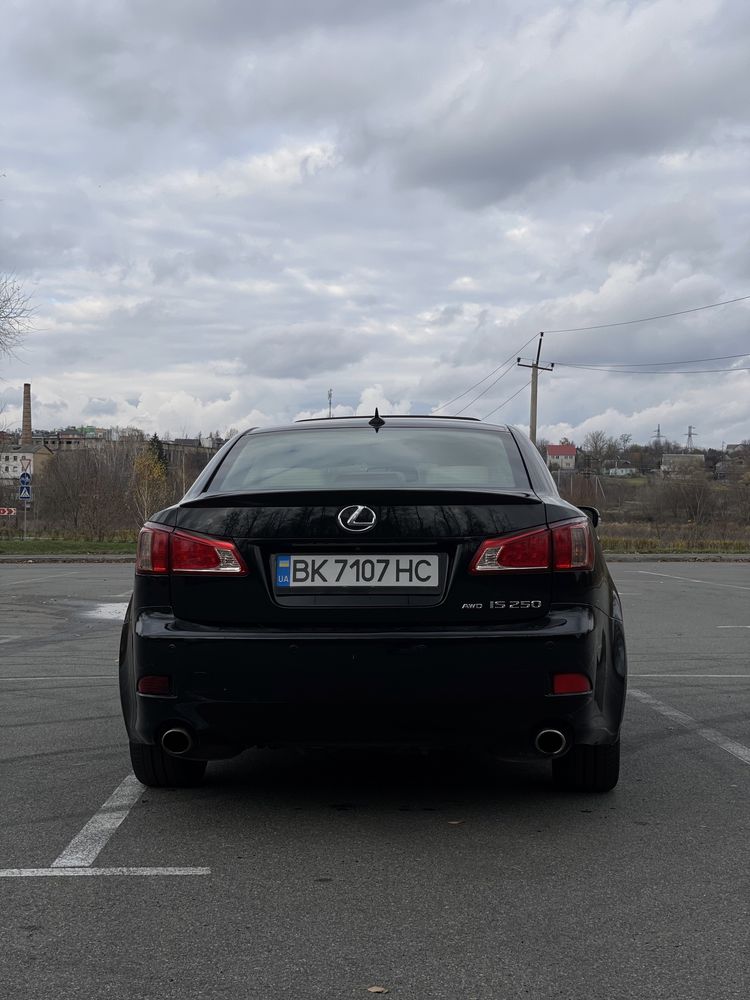 Lexus is 250 2011 р. Лексус