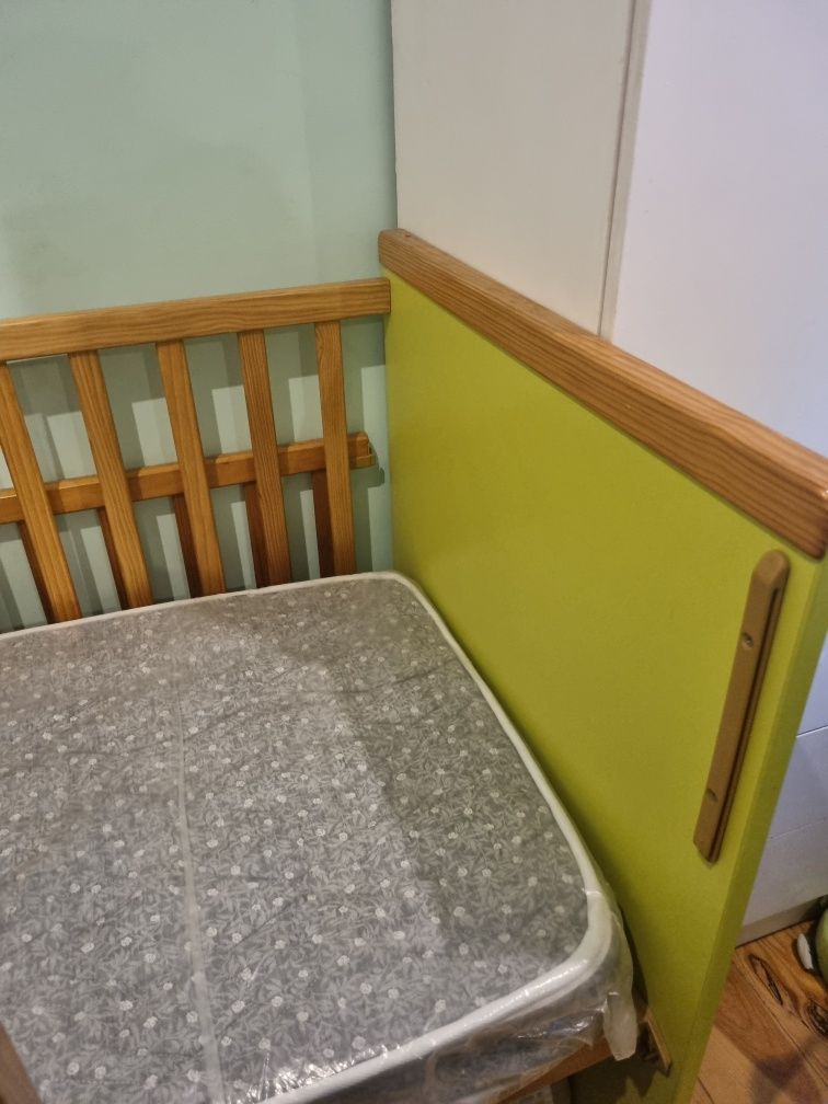 Cama de grades verde