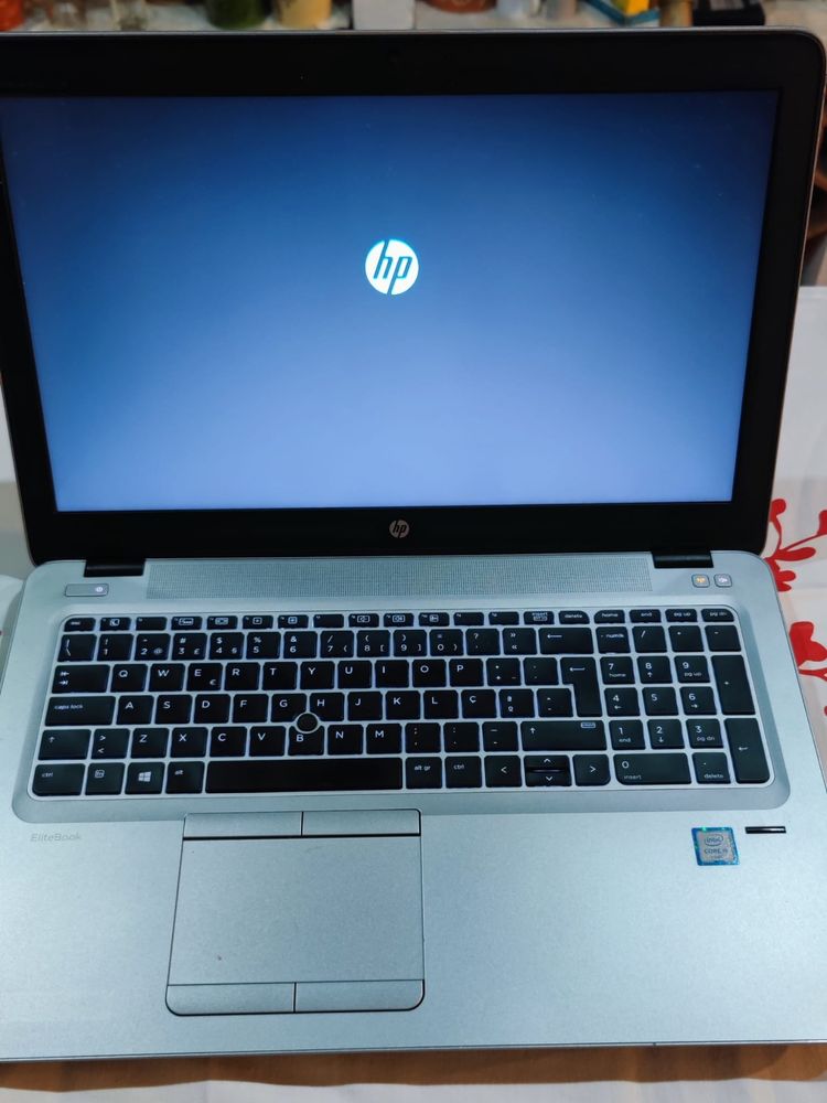 HP Elitebook 850 G3, i5, 8GB RAM, 256GB M2, Ecrã FHD.