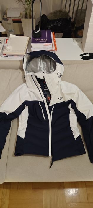 Kurtka 4F najnowsza kolekcja dermizax 20 000 r L nowa