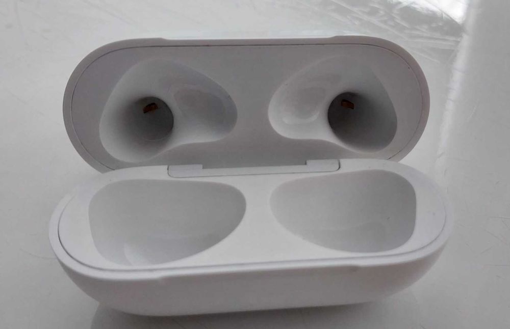 ‼️ Apple AirPods кейс A2566 оригинал (EMC 3986)